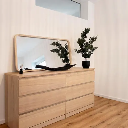 Goetz Apartment